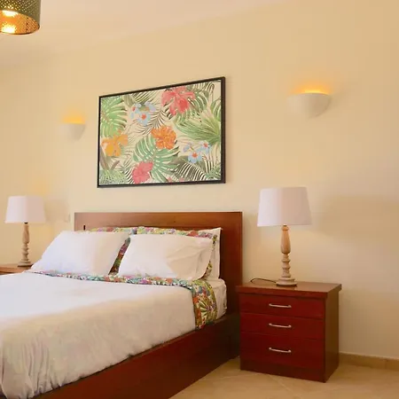 Cristina Mar אלבופיירה