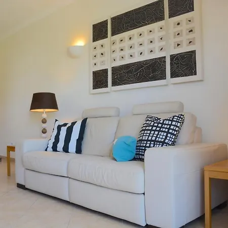 Cristina Mar Αλμπουφέιρα