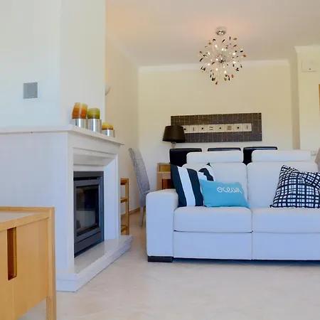 Cristina Mar Βίλα Αλμπουφέιρα